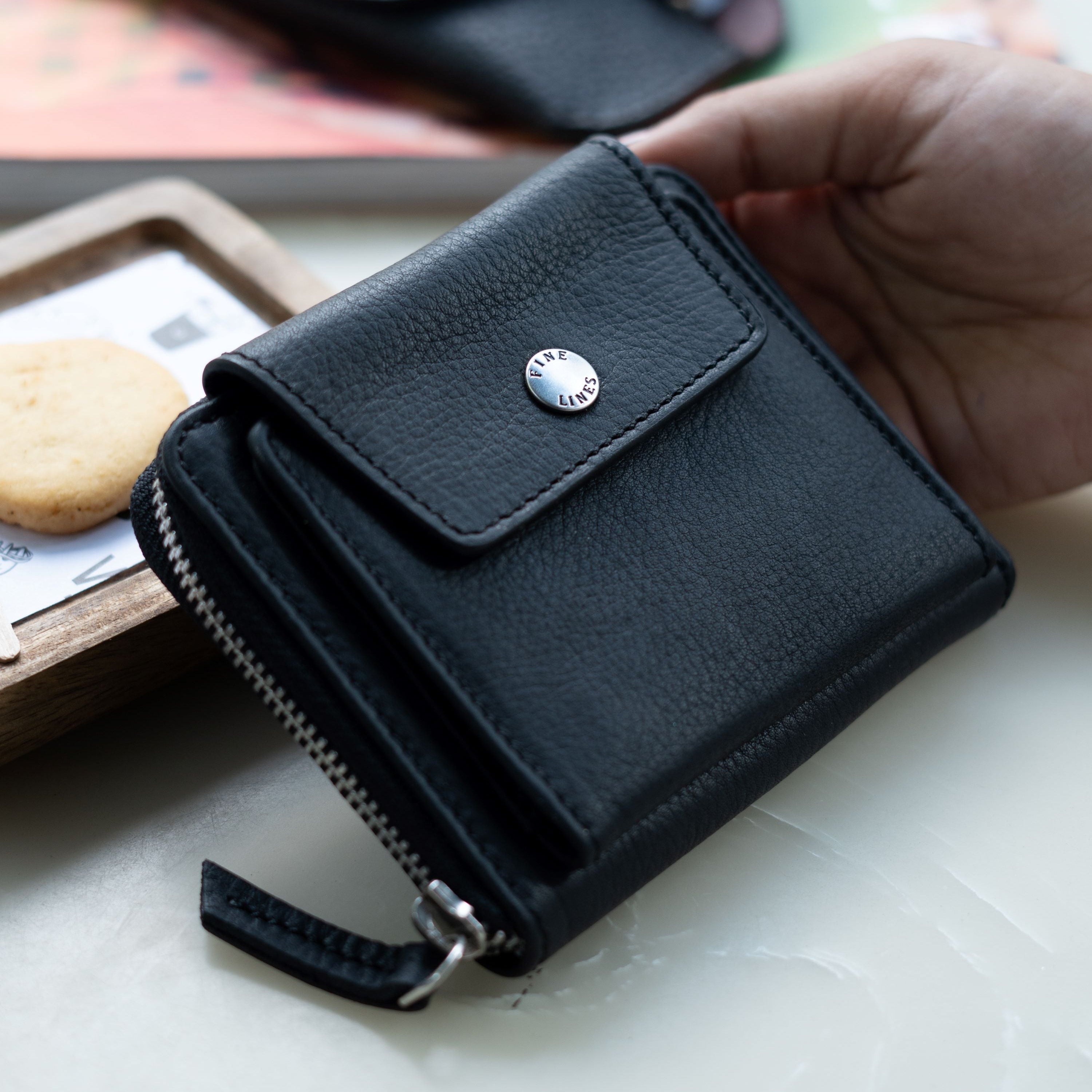 WINSLET WOMEN'S WALLET