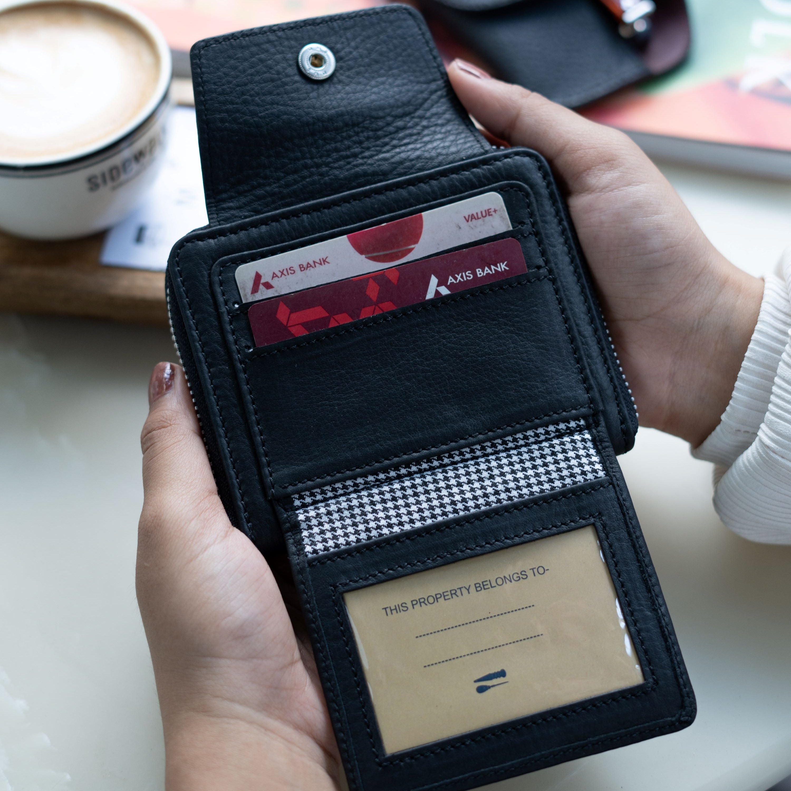 WINSLET WOMEN'S WALLET