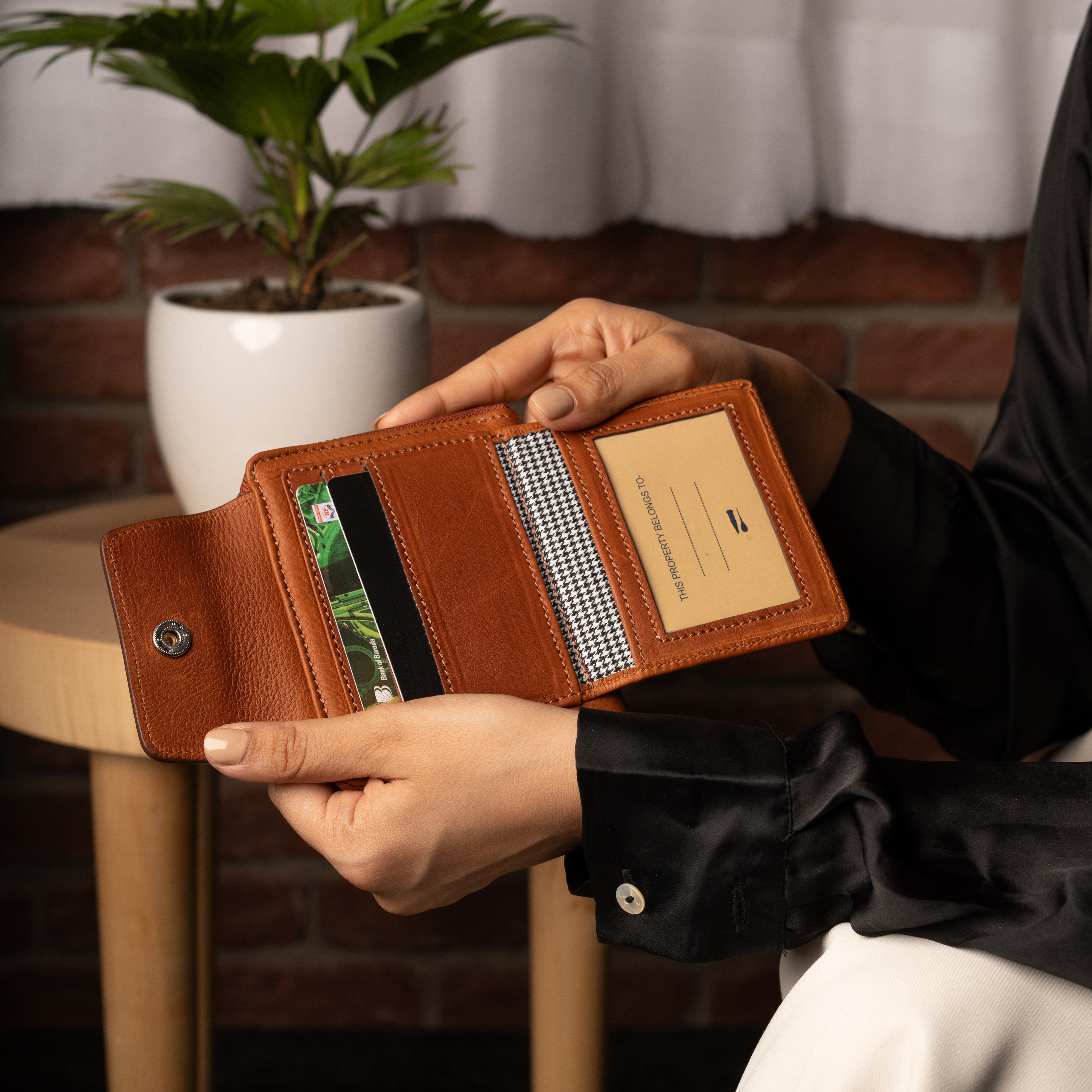 WINSLET WOMEN'S WALLET