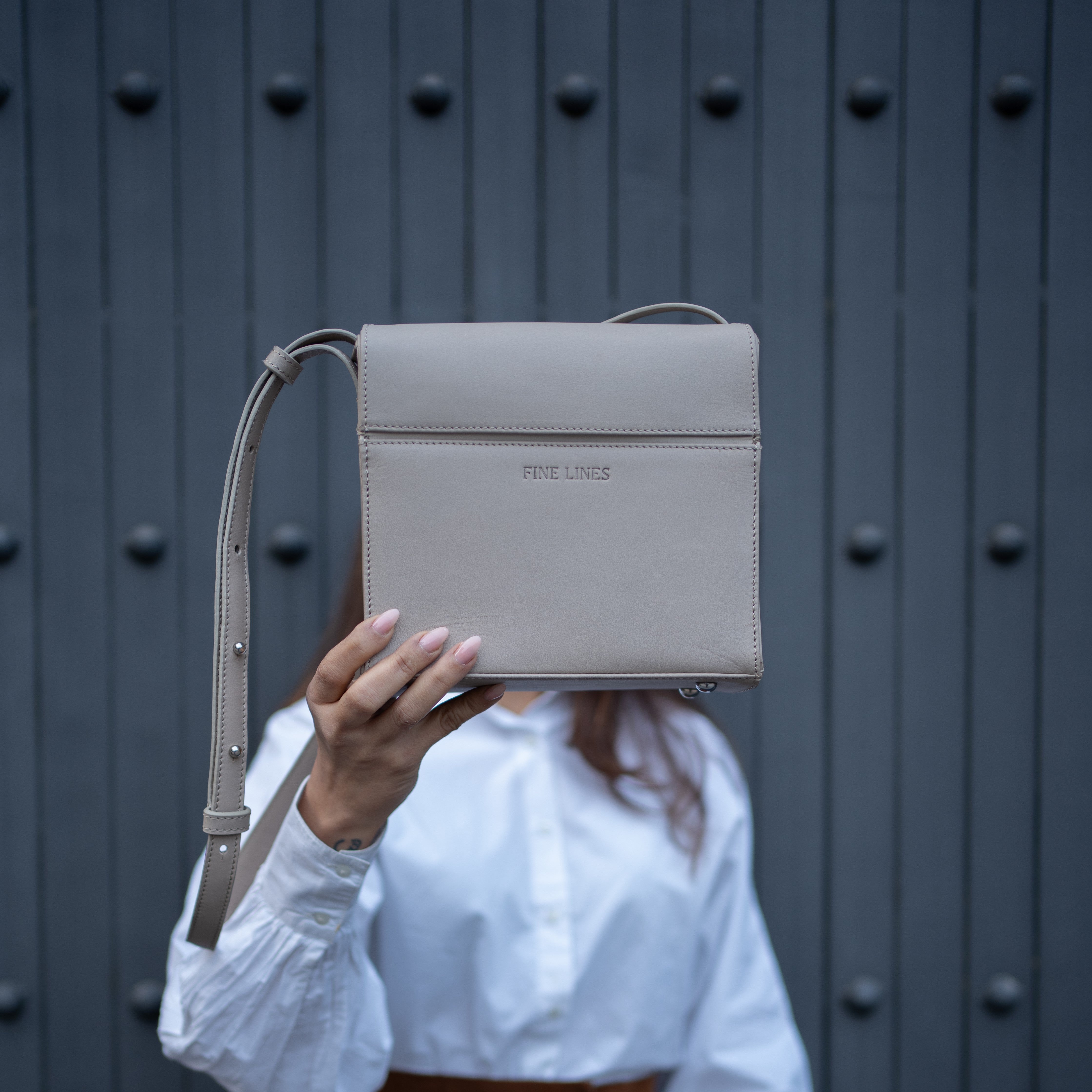 MELORA SLING BAG